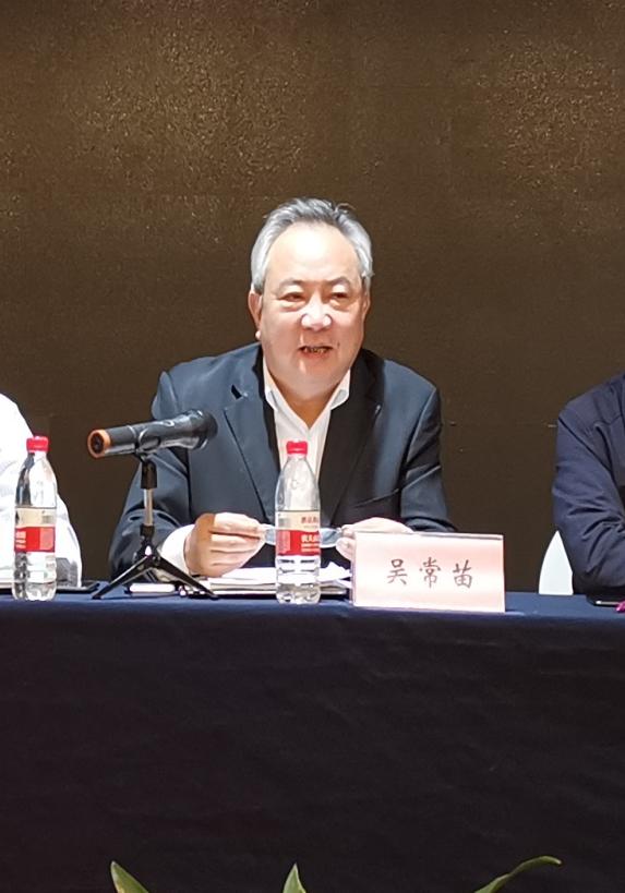 浙江盛情款待，尊敬的各位来宾与朋友们